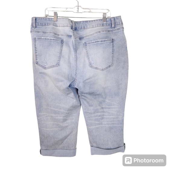 Time and Tru plus size Jean Capris - Picture 2 of 5